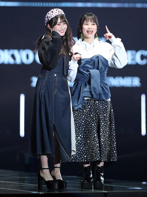 2020年　日向坂46丹生明里（右）と潮紗理菜